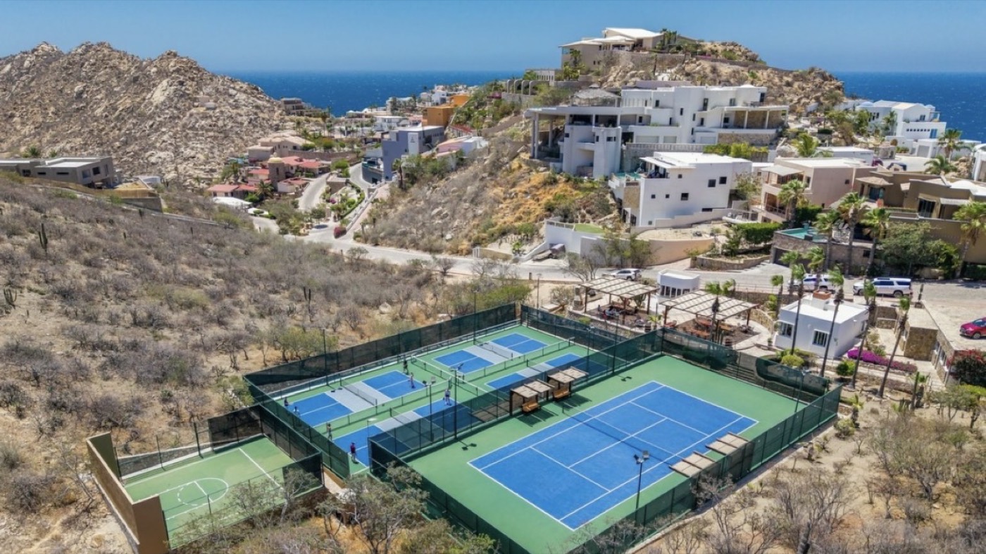The Pedregal Club tennis and pickleball courts, a five-minute walk from Casa Stella