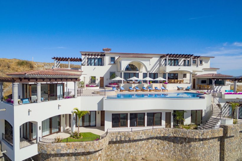 Casa Stella above the Pacific